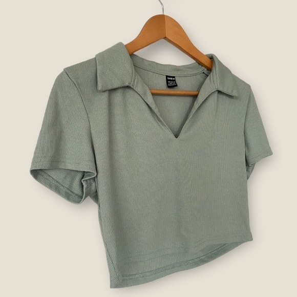 SHEIN Collared Crop Top - Picture 2 of 7